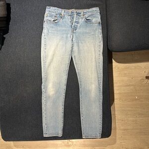 Levi’s 501 (Tapered)